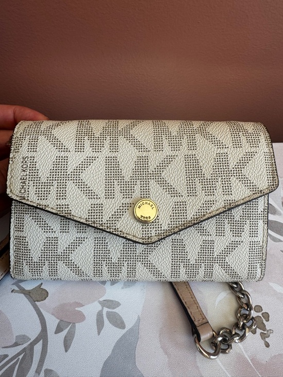 Michael Kors Handbags - Michael Kors Beige Logo Chain Crossbody Purse/Wallet